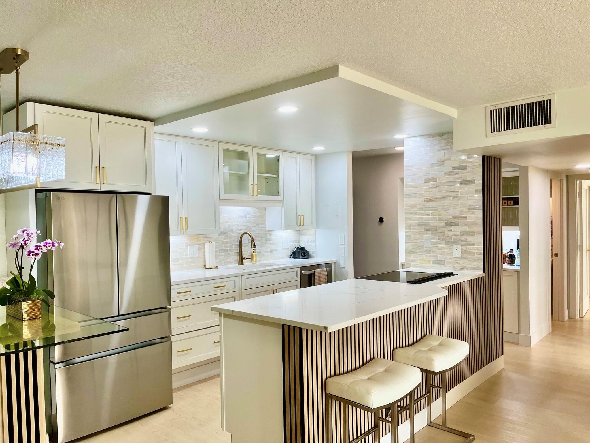 2121 N Ocean Boulevard 305w