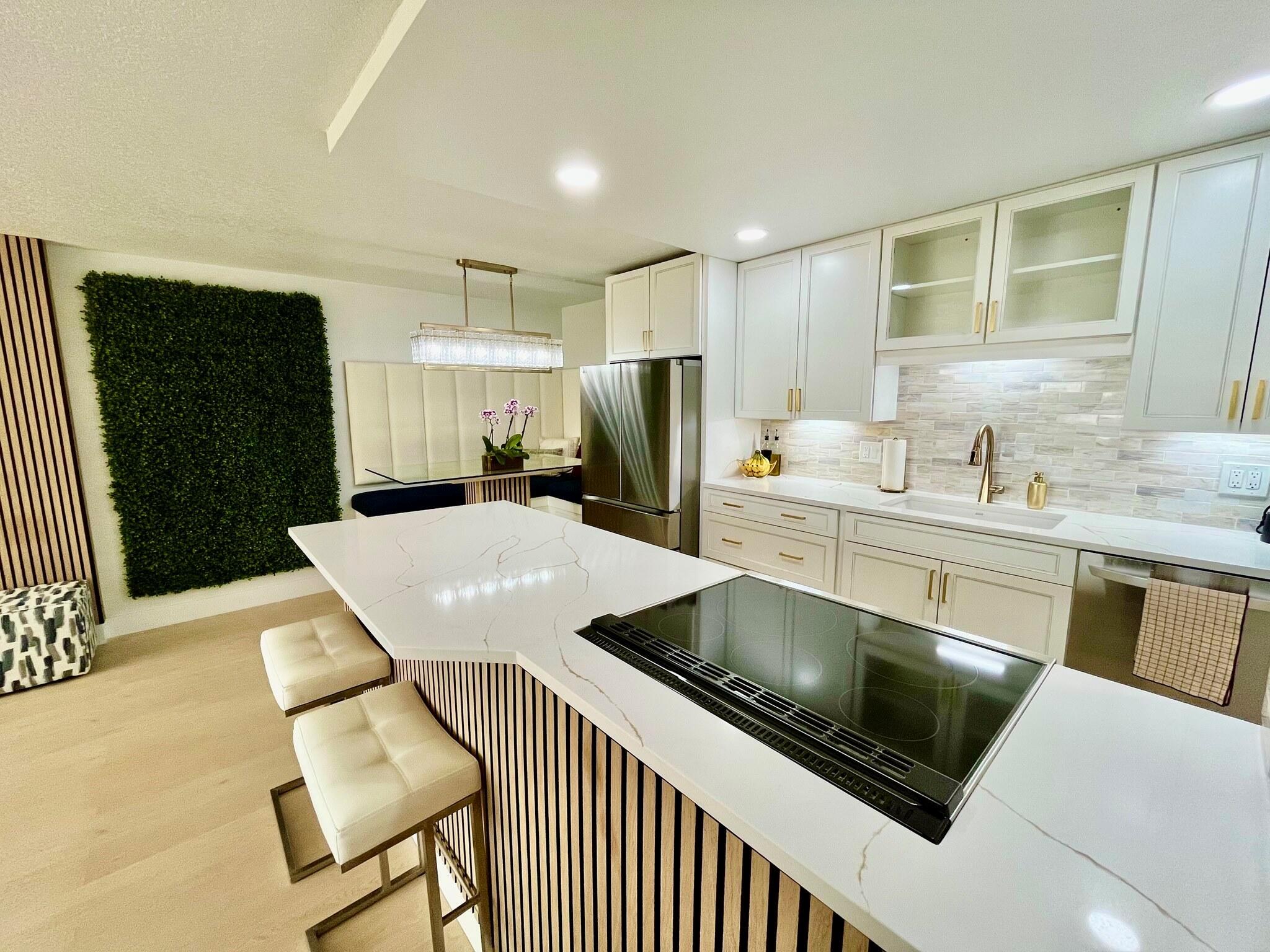 2121 N Ocean Boulevard 305w