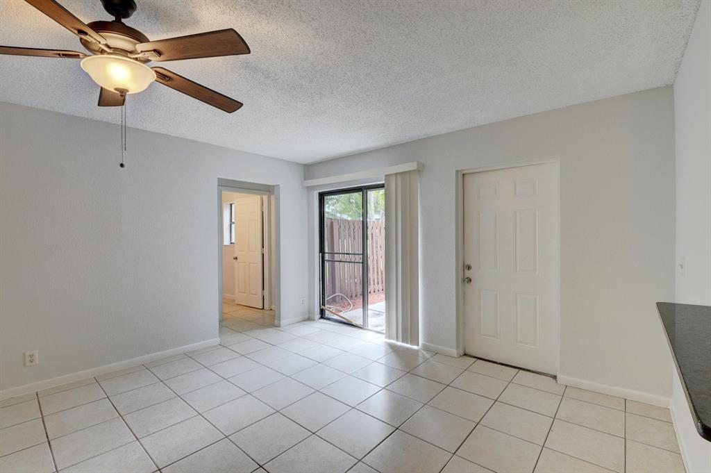 CROSSINGS OF BOYNTON BEACH CONDO - Residential