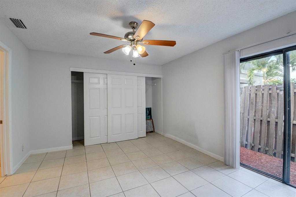 CROSSINGS OF BOYNTON BEACH CONDO - Residential