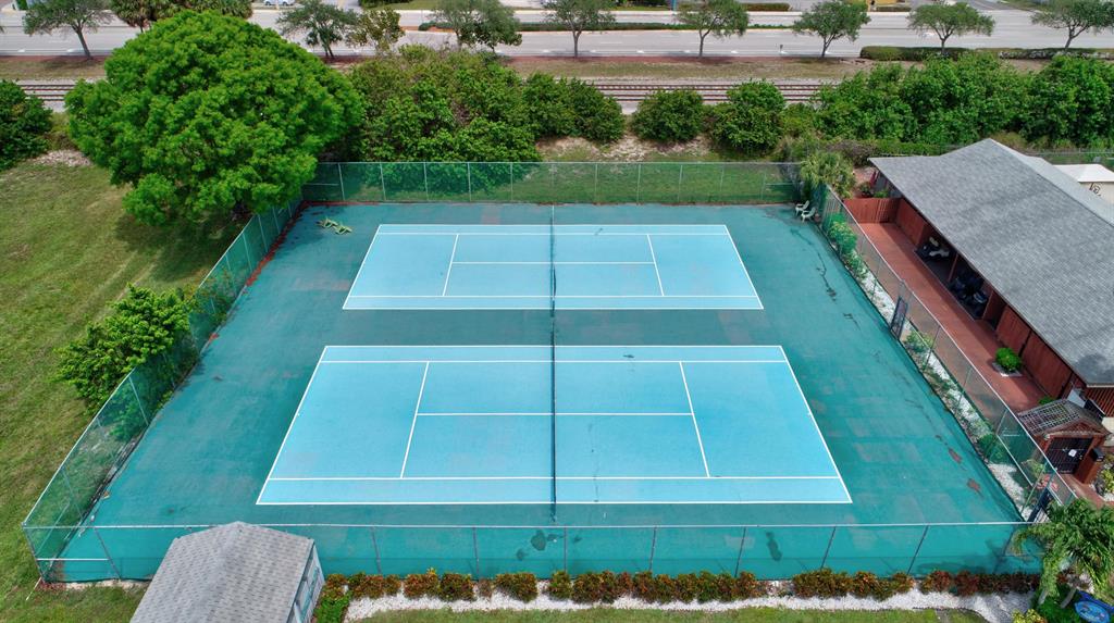 CROSSINGS OF BOYNTON BEACH CONDO - Residential