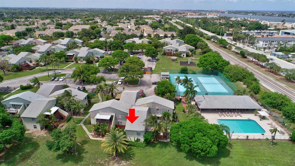 CROSSINGS OF BOYNTON BEACH CONDO - Residential