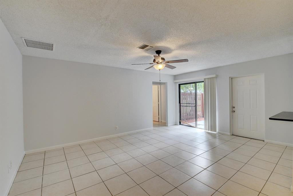 CROSSINGS OF BOYNTON BEACH CONDO - Residential