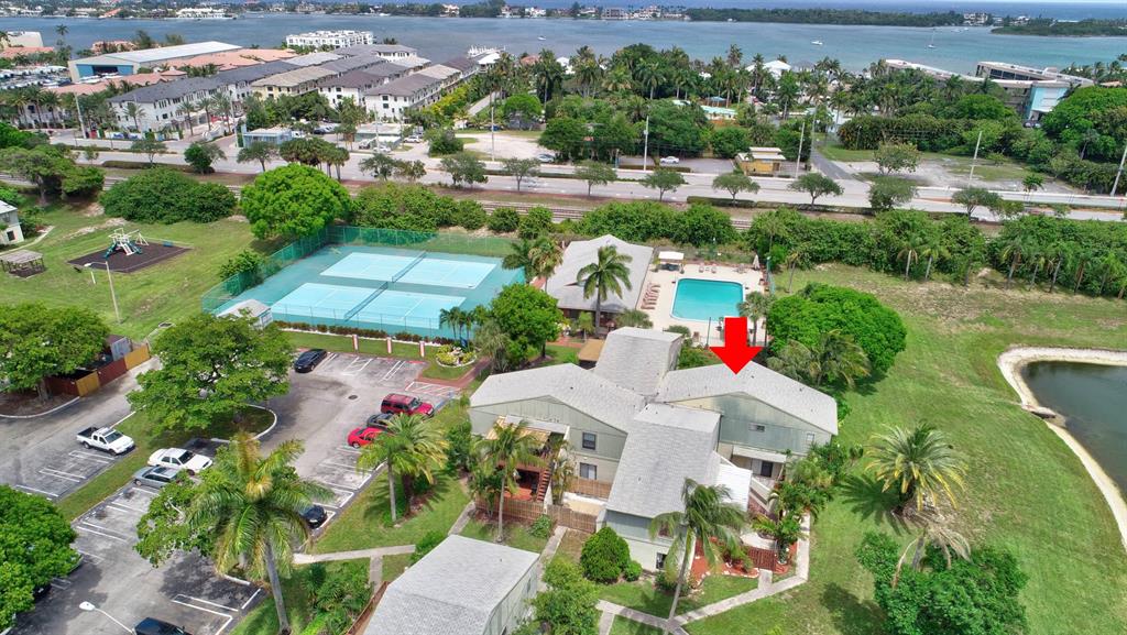 CROSSINGS OF BOYNTON BEACH CONDO - Residential