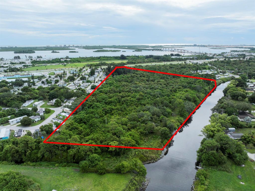 Photo of 2100 N Us Hwy 1, Fort Pierce, FL 34945 (MLS # R11126202)