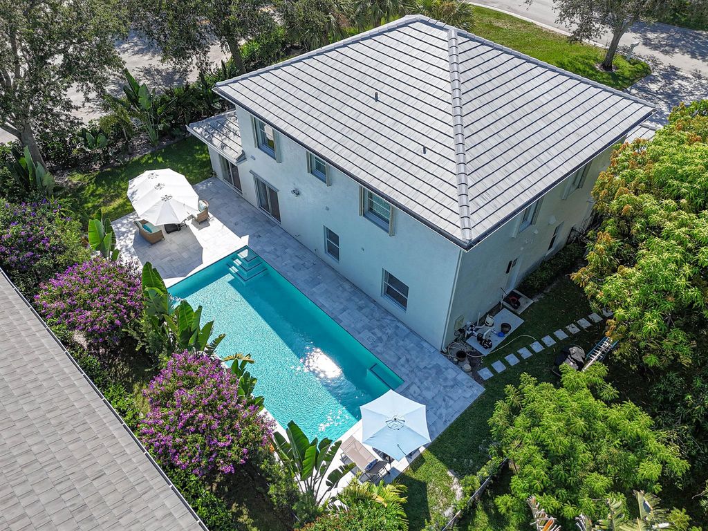 Photo of 1228 Egret Circle S, Jupiter, FL 33458 (MLS # R11110452)