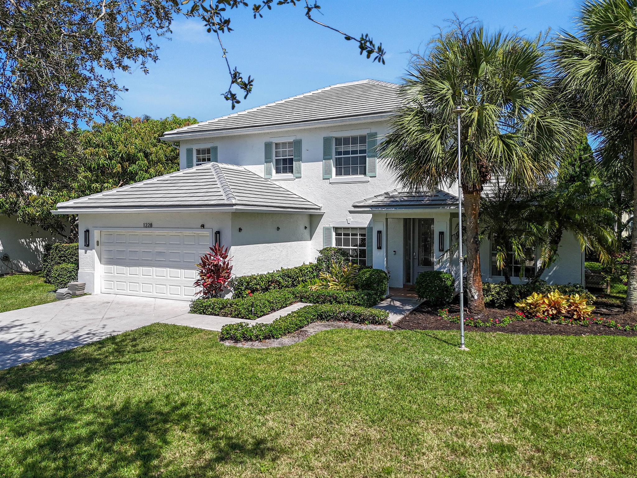 1228 Egret Circle S