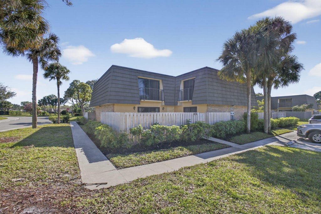 Photo of 1101 11TH Way, West Palm Beach, FL 33407 (MLS # B26079563)