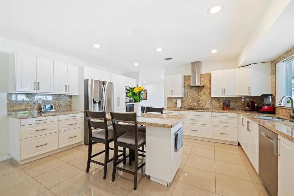 Photo of 6101 SW 9th Street, Plantation, FL 33317 (MLS # B26035951)