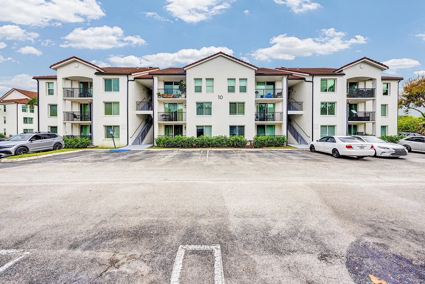 VILLA DEL SOL CONDO - Residential