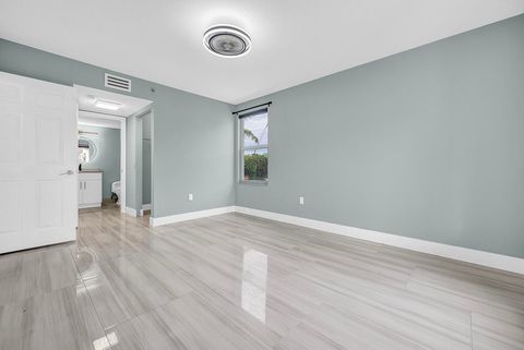 Tiny photo for 1010 Villa Circle, Boynton Beach, FL 33435 (MLS # B26014905)
