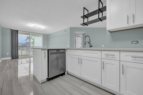 Tiny photo for 1010 Villa Circle, Boynton Beach, FL 33435 (MLS # B26014905)