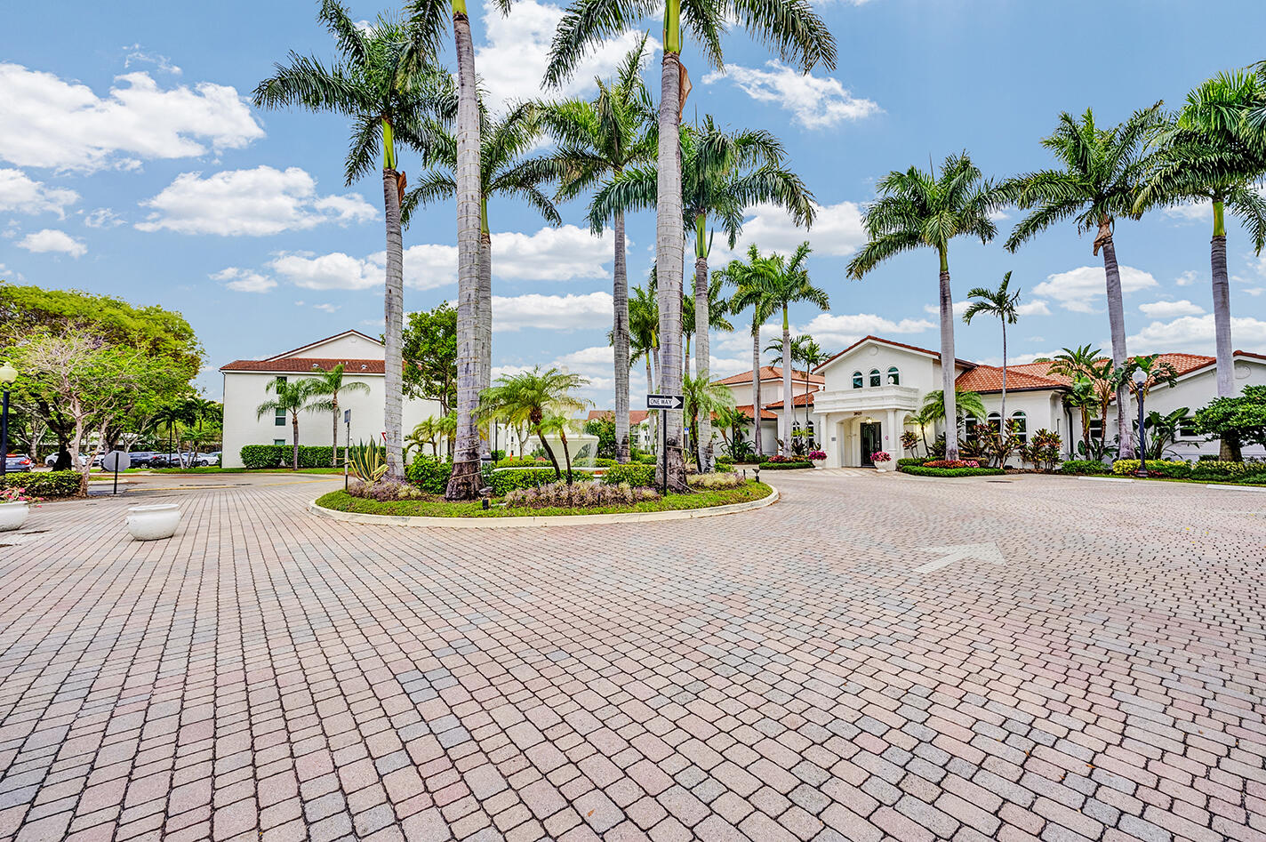 VILLA DEL SOL CONDO - Residential