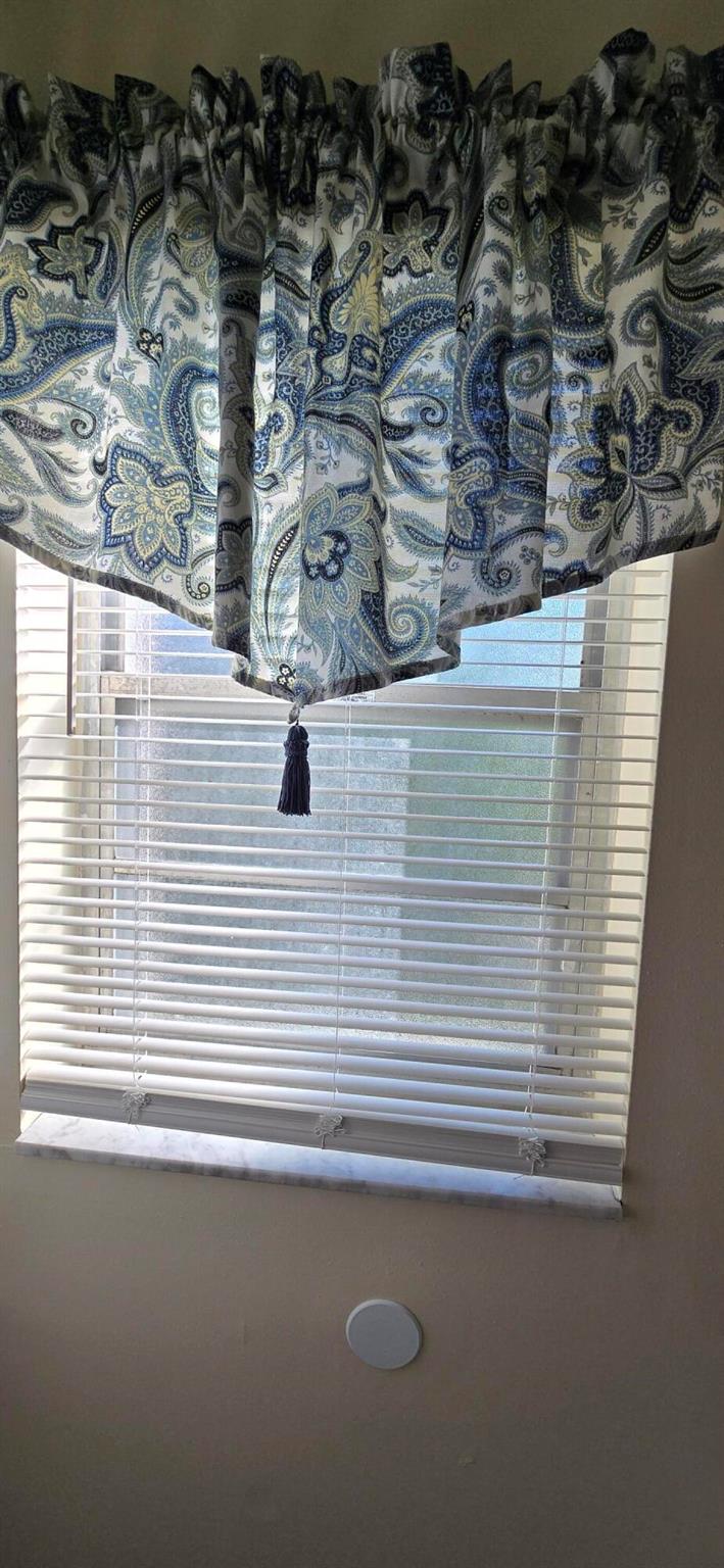 KARLSHOF CONDO - Residential Lease