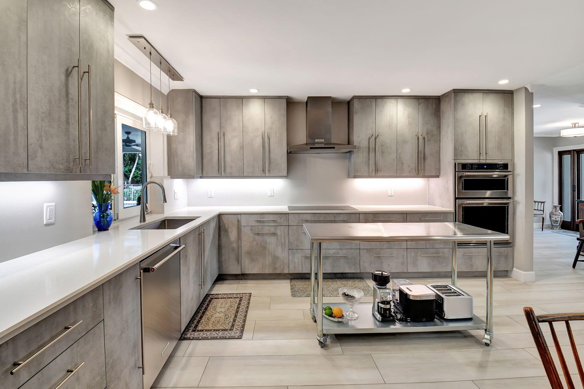 DELRAY DUNES - Residential