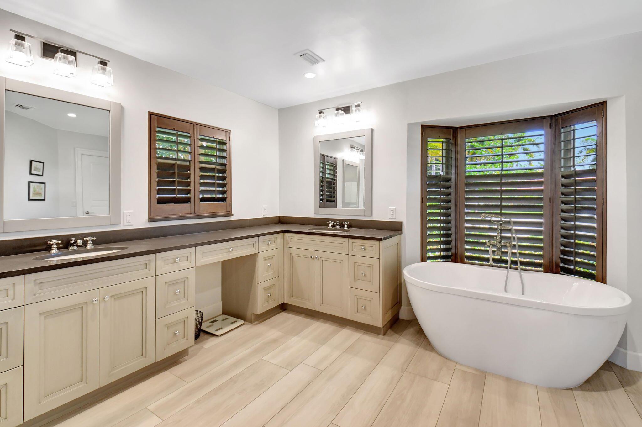 DELRAY DUNES - Residential