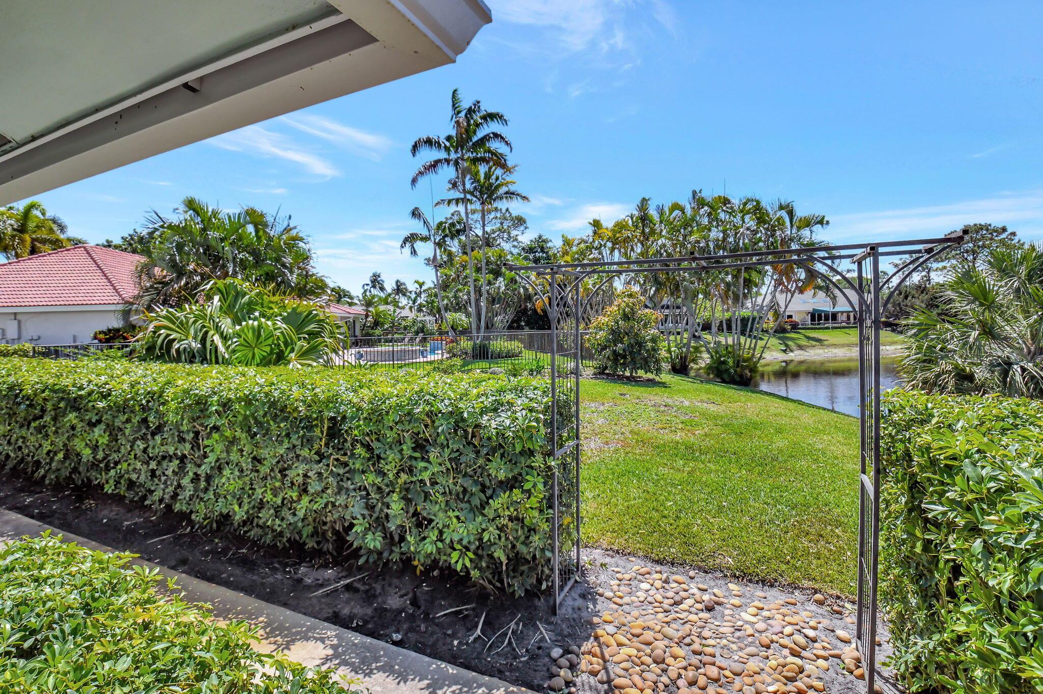 DELRAY DUNES - Residential