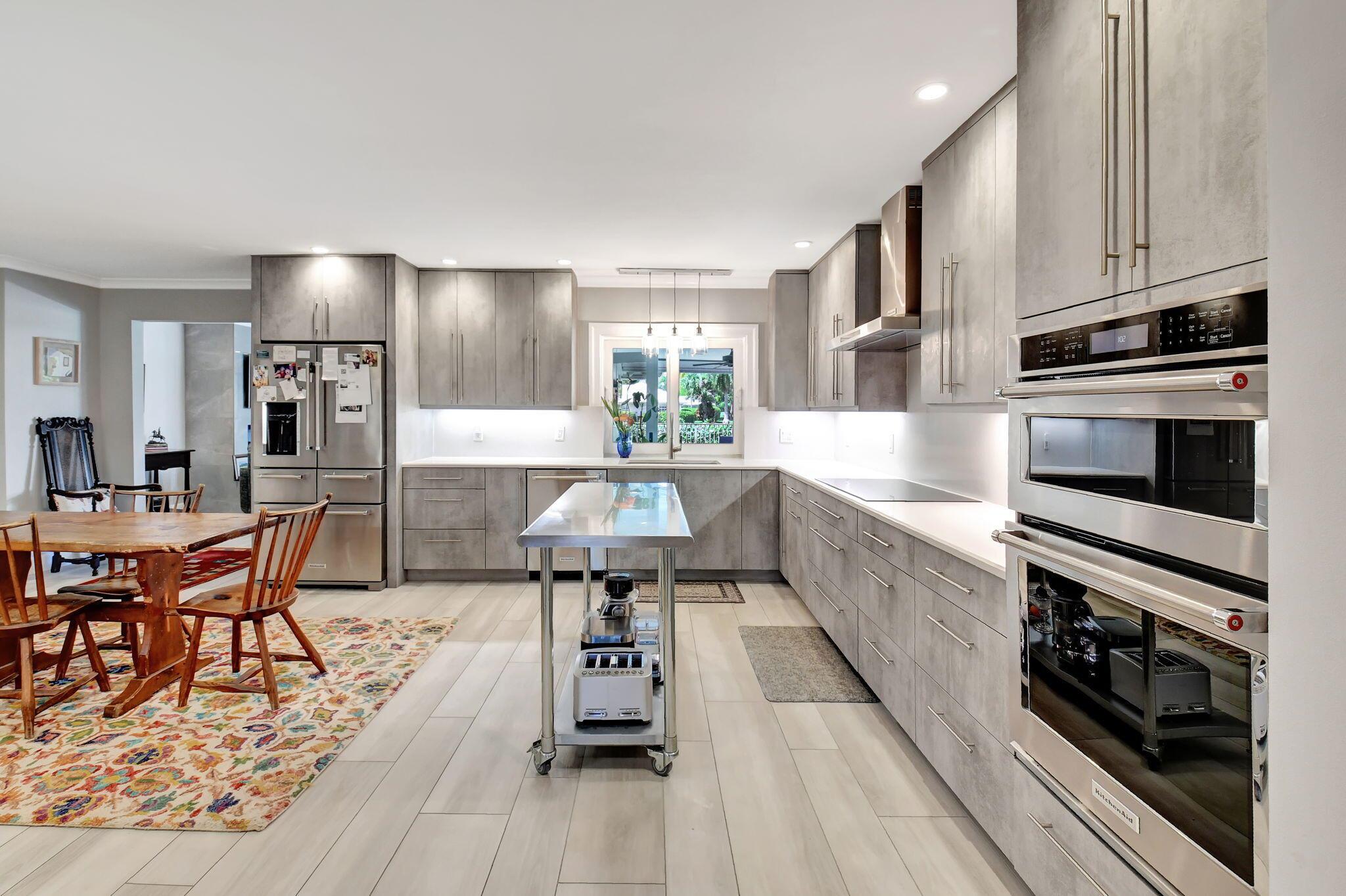 DELRAY DUNES - Residential