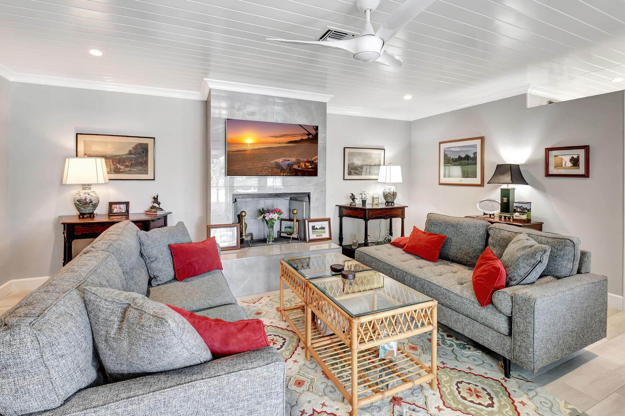 DELRAY DUNES - Residential