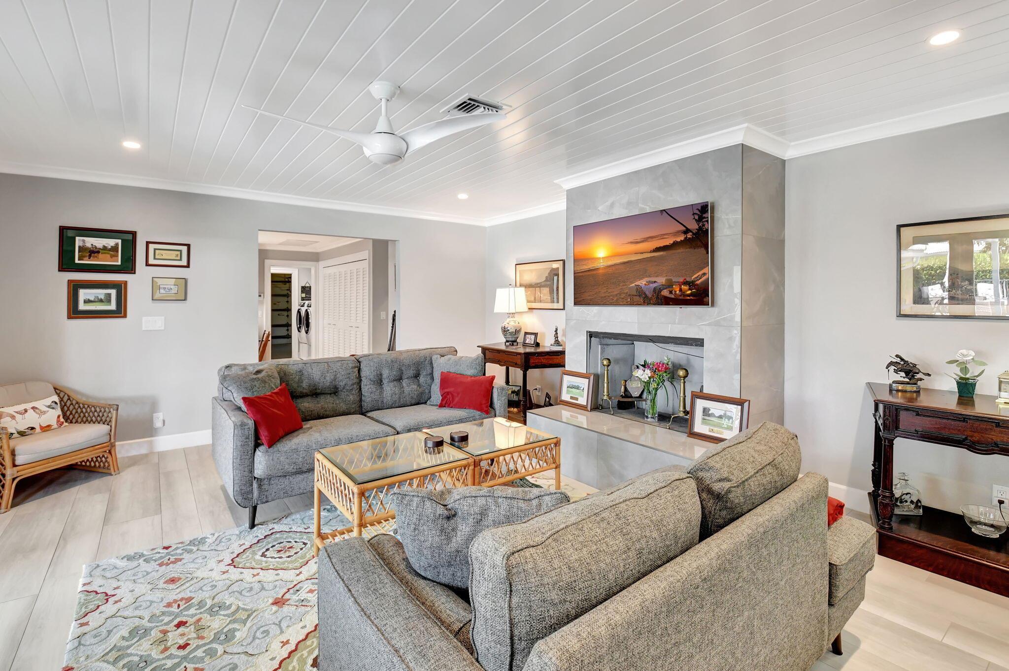 DELRAY DUNES - Residential