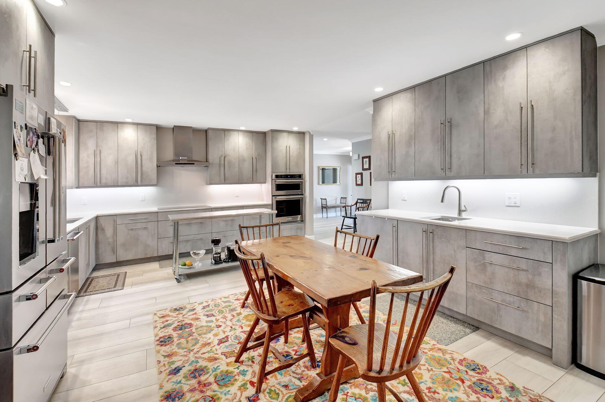 DELRAY DUNES - Residential