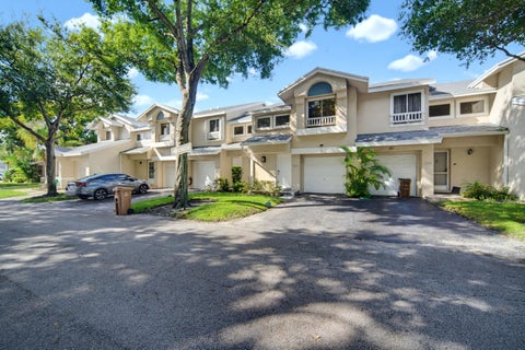 Tiny photo for 2276 DISCOVERY Circle W #2276, Deerfield Beach, FL 33442 (MLS # B26081292)