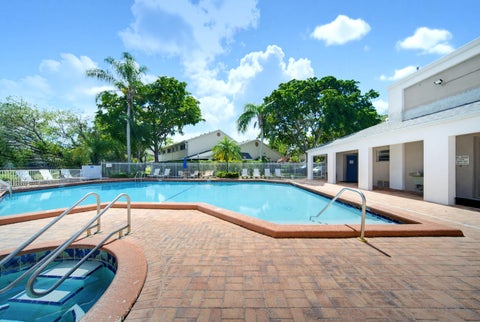 Tiny photo for 2276 DISCOVERY Circle W #2276, Deerfield Beach, FL 33442 (MLS # B26081292)