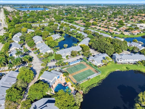 Tiny photo for 2276 DISCOVERY Circle W #2276, Deerfield Beach, FL 33442 (MLS # B26081292)