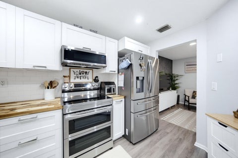 Tiny photo for 2276 DISCOVERY Circle W #2276, Deerfield Beach, FL 33442 (MLS # B26081292)