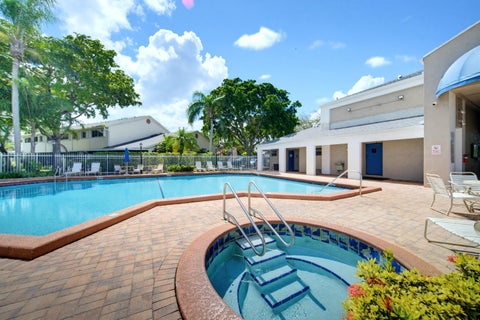 Tiny photo for 2276 DISCOVERY Circle W #2276, Deerfield Beach, FL 33442 (MLS # B26081292)