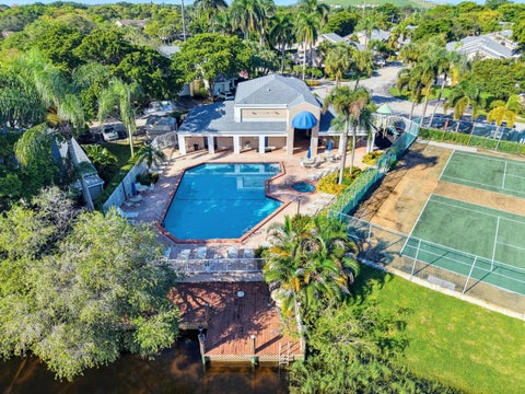 Tiny photo for 2276 DISCOVERY Circle W #2276, Deerfield Beach, FL 33442 (MLS # B26081292)