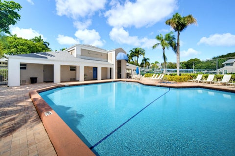 Tiny photo for 2276 DISCOVERY Circle W #2276, Deerfield Beach, FL 33442 (MLS # B26081292)