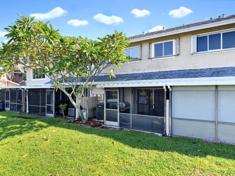 Tiny photo for 2276 DISCOVERY Circle W #2276, Deerfield Beach, FL 33442 (MLS # B26081292)