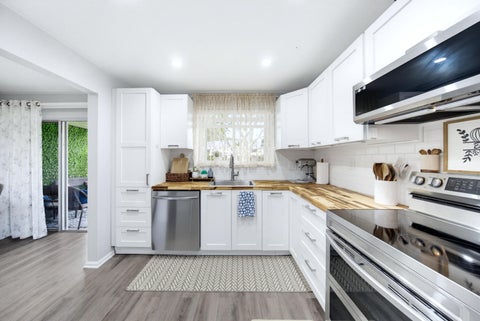 Tiny photo for 2276 DISCOVERY Circle W #2276, Deerfield Beach, FL 33442 (MLS # B26081292)