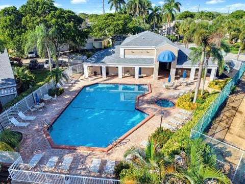Tiny photo for 2276 DISCOVERY Circle W #2276, Deerfield Beach, FL 33442 (MLS # B26081292)