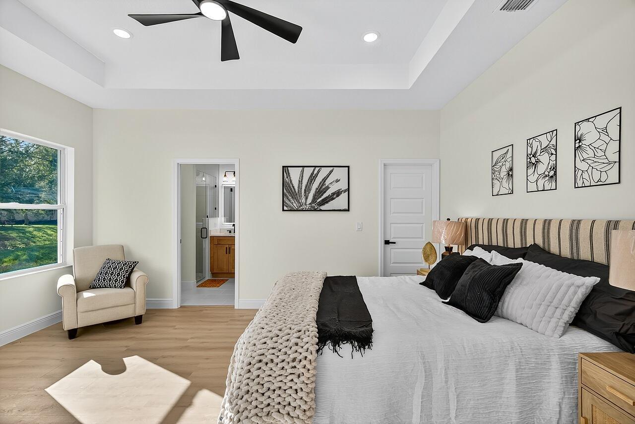 VERO LAKE ESTATES UNIT H- - Residential