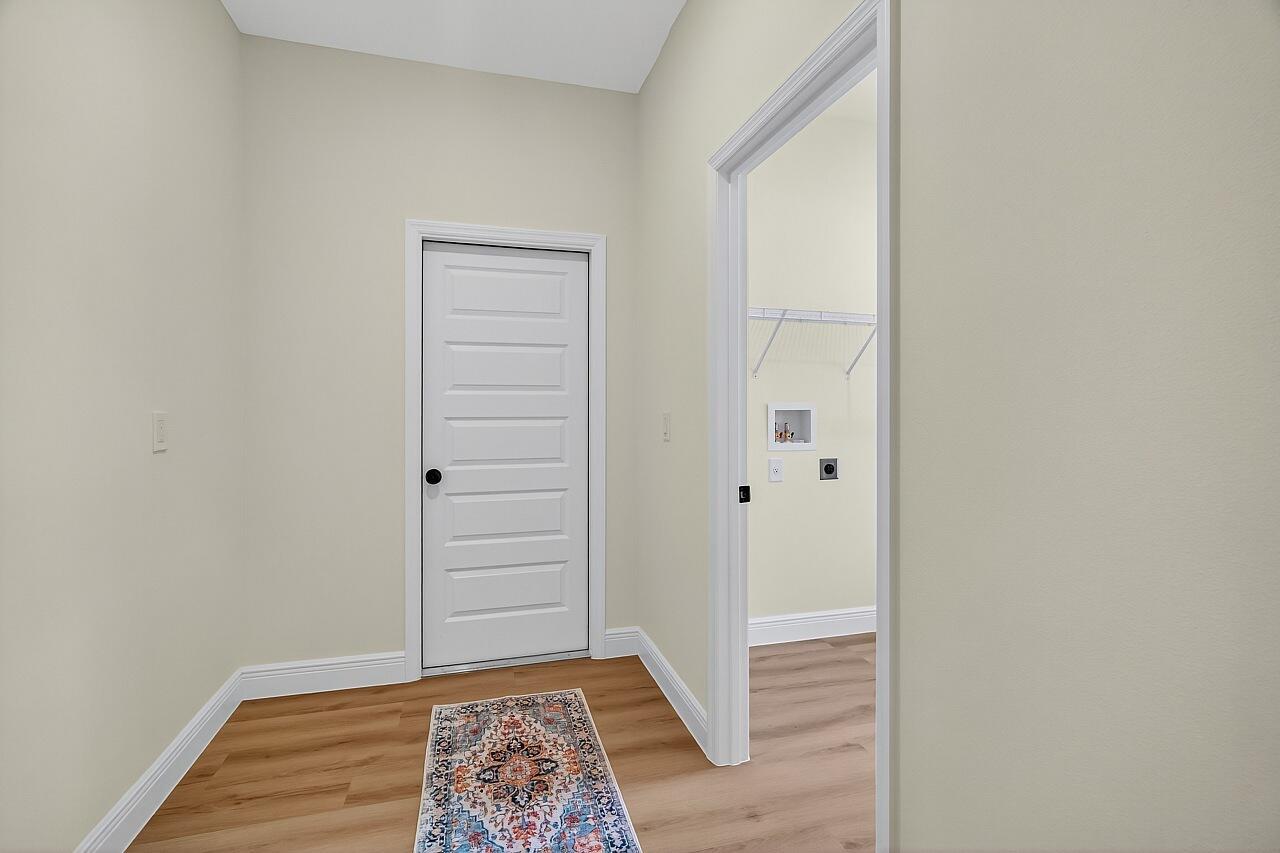 VERO LAKE ESTATES UNIT H- - Residential