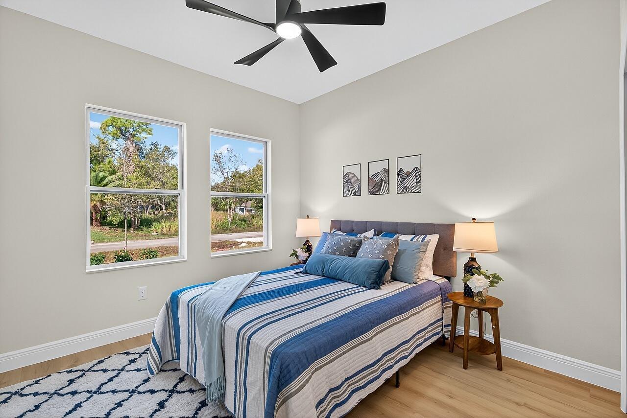 VERO LAKE ESTATES UNIT H- - Residential