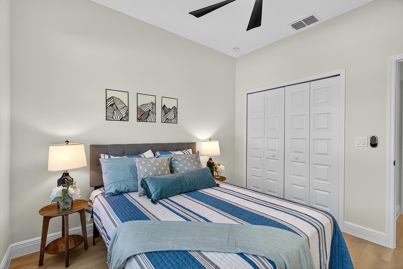 VERO LAKE ESTATES UNIT H- - Residential