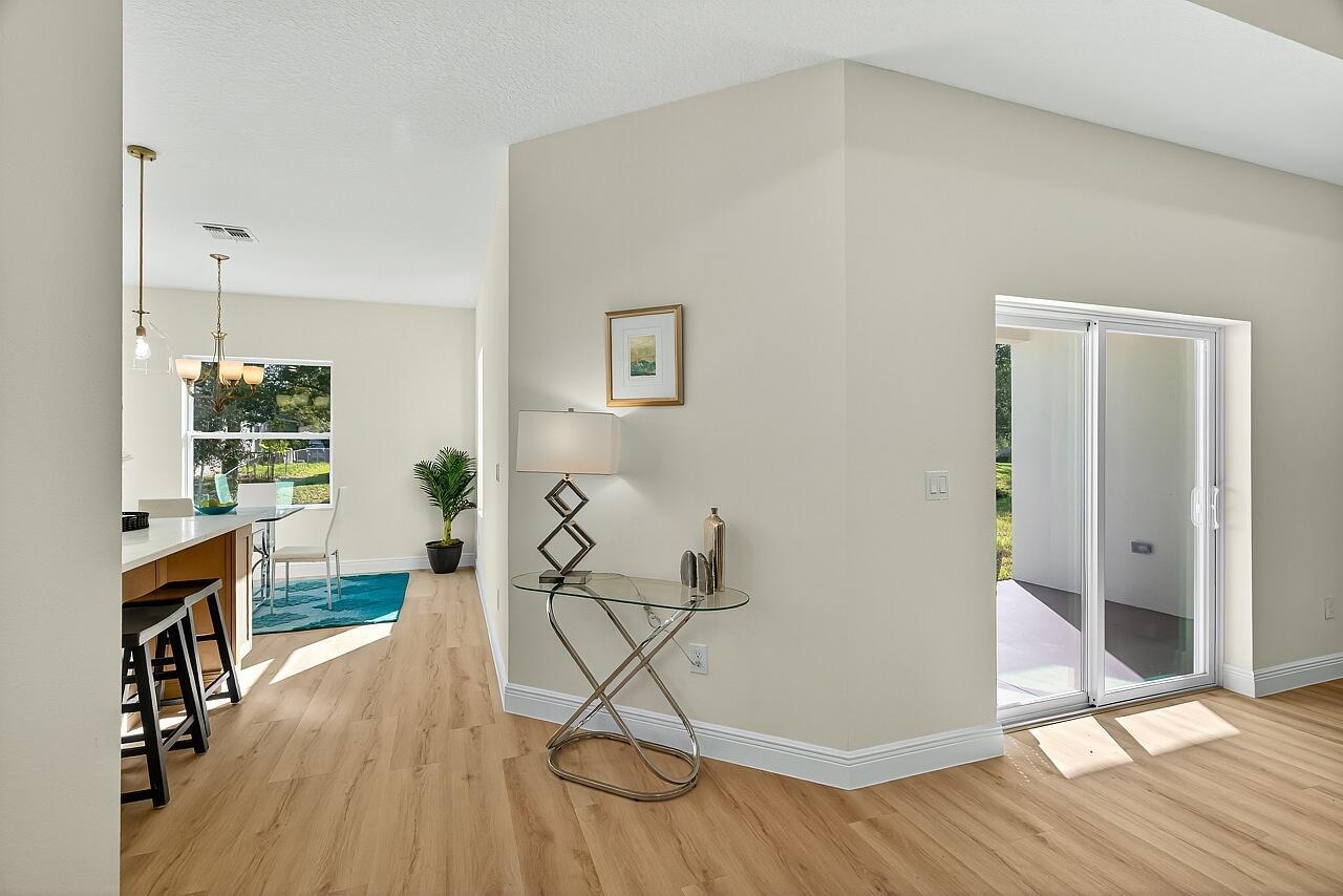 VERO LAKE ESTATES UNIT H- - Residential