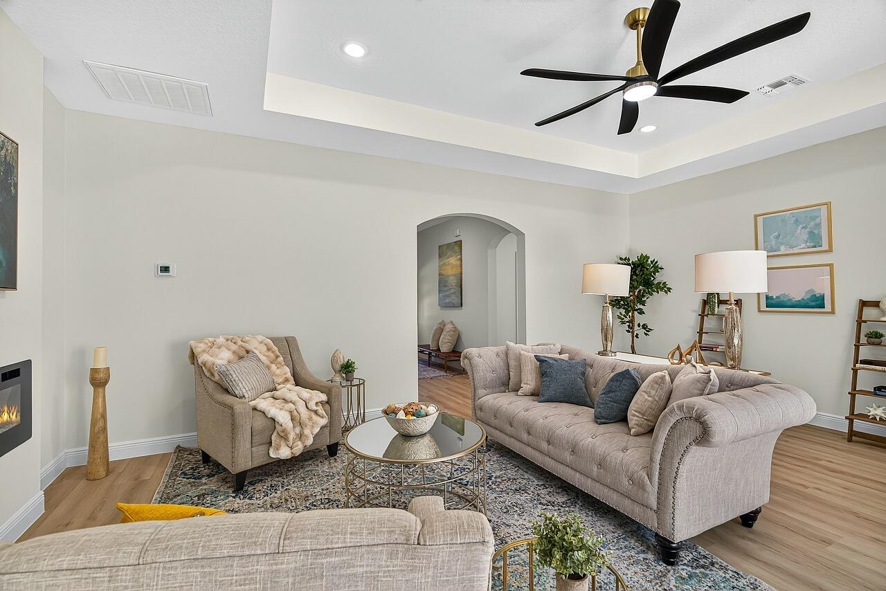 VERO LAKE ESTATES UNIT H- - Residential