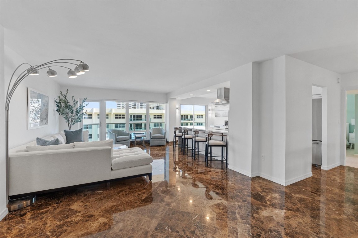 SOUTHPOINT - Residential