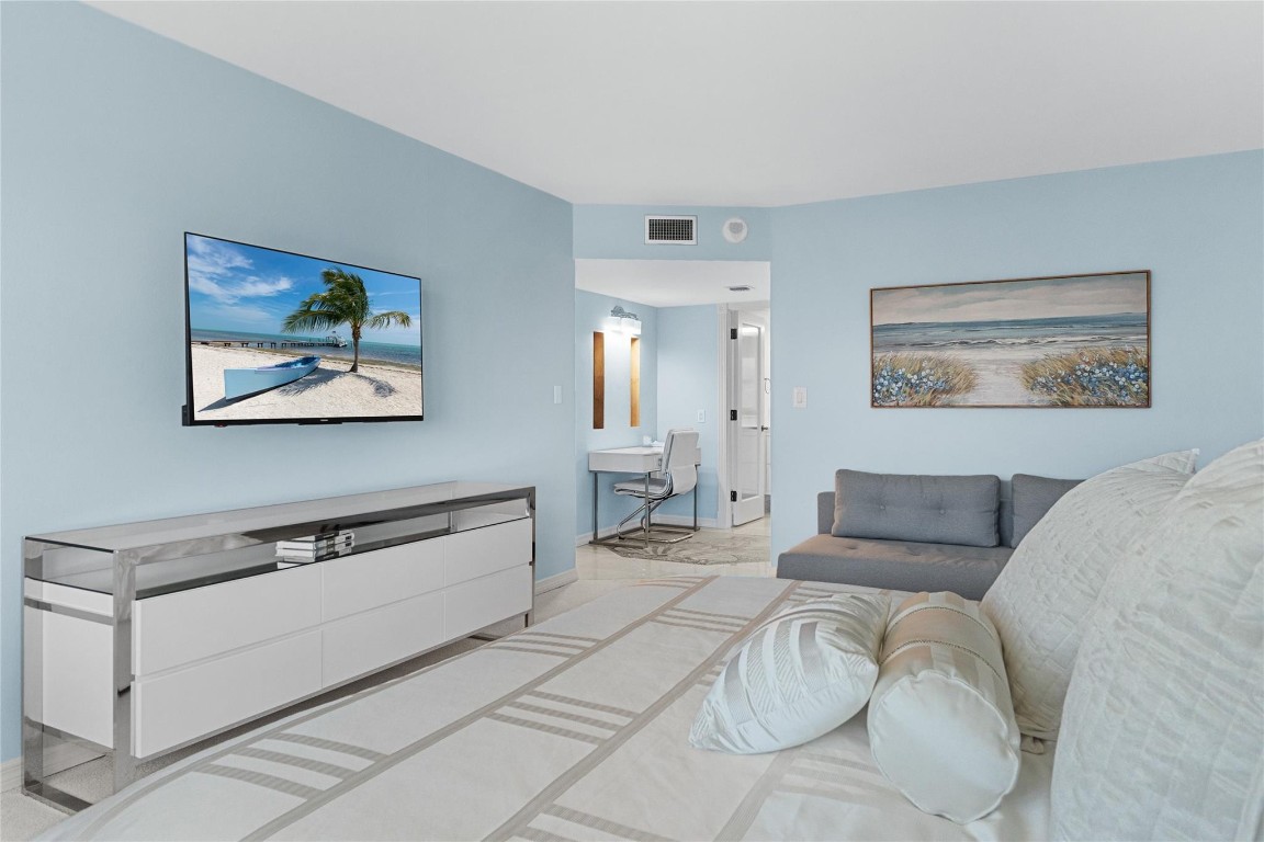 SOUTHPOINT - Residential