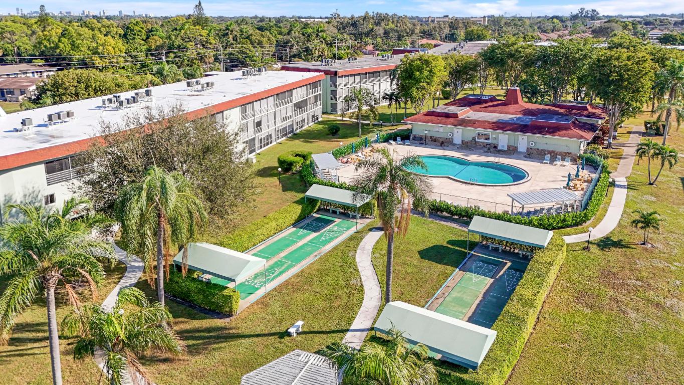 REGAL PALMS EATON CONDO - Residential