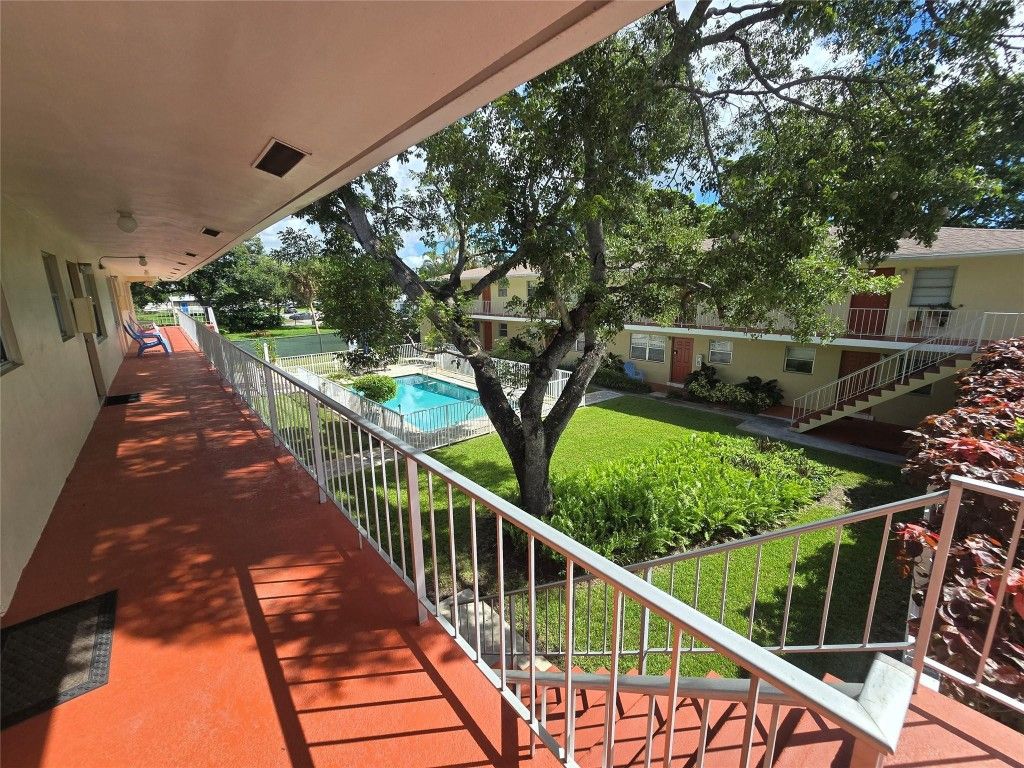 Photo of 305 NE 16th Street #B7, Fort Lauderdale, FL 33304 (MLS # F10534131)