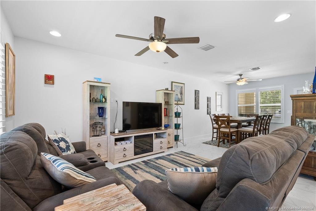 VIZCAYA FALLS PLAT 3 - Residential