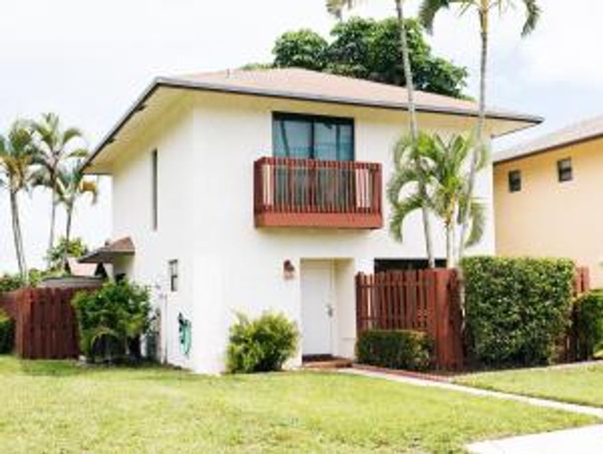 Charming starter home providing light and bright modern living space. Many updates and upgrades to make this a turn-key purchase. Enjoy the central location with access to shopping, medical, schools and parks all within minutes of your front door. Community offers a pool and tennis.