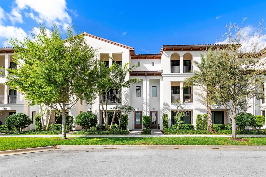 Photo of 4077 Faraday Way, Palm Beach Gardens, FL 33418 (MLS # R10710636)