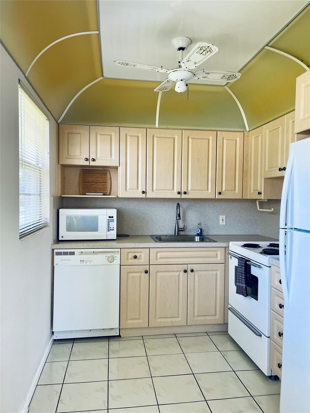 Photo of 174 Oakridge L #174, Deerfield Beach, FL 33442 (MLS # F10498947)