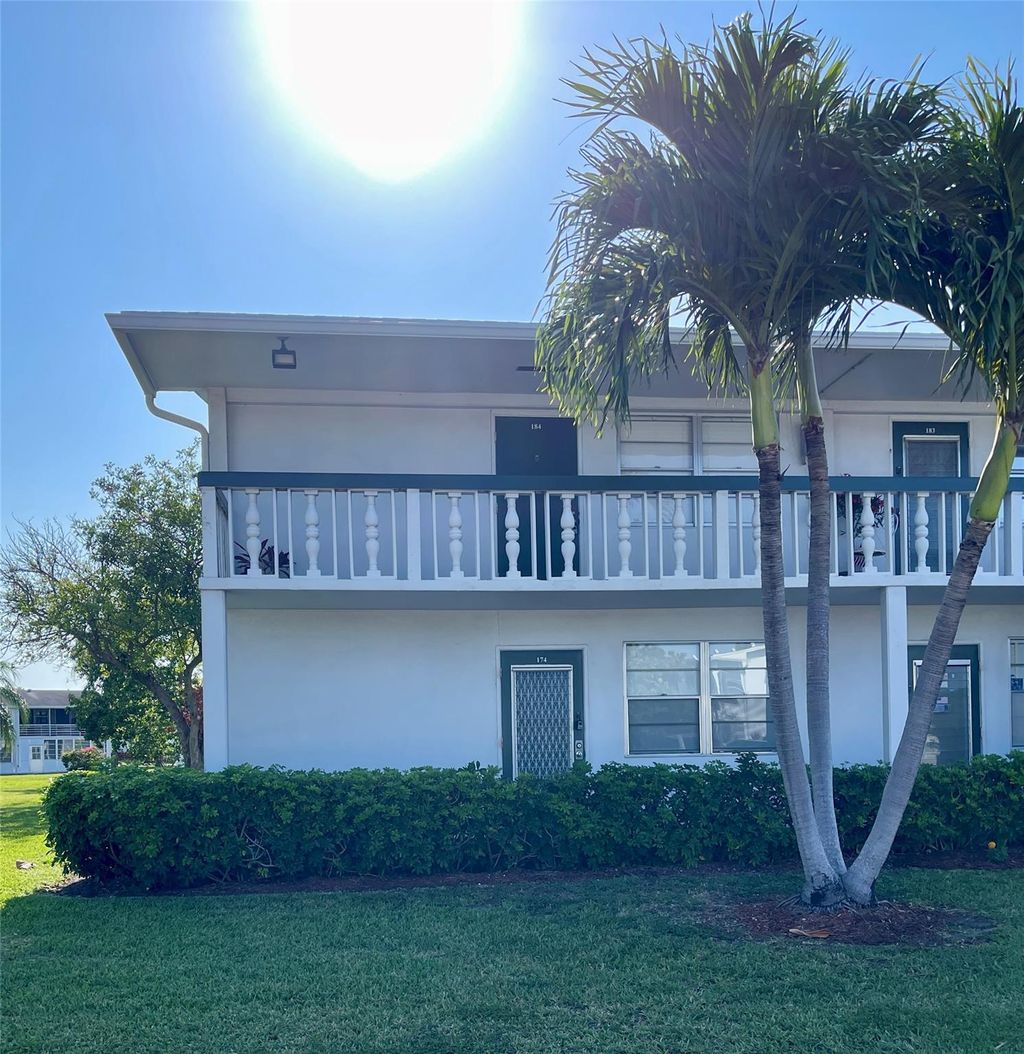 Photo of 174 Oakridge L #174, Deerfield Beach, FL 33442 (MLS # F10498947)